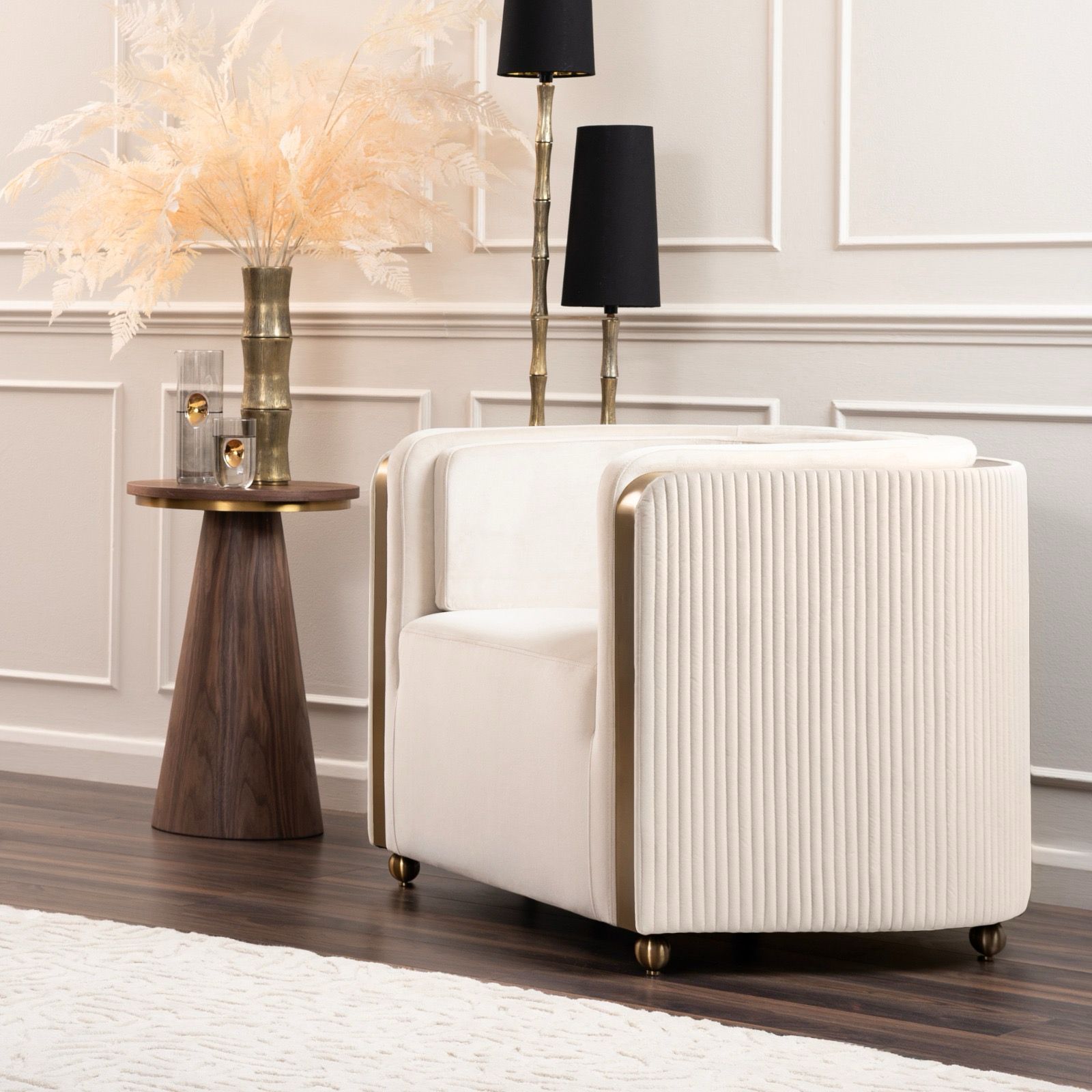 Empty room before furniture placement