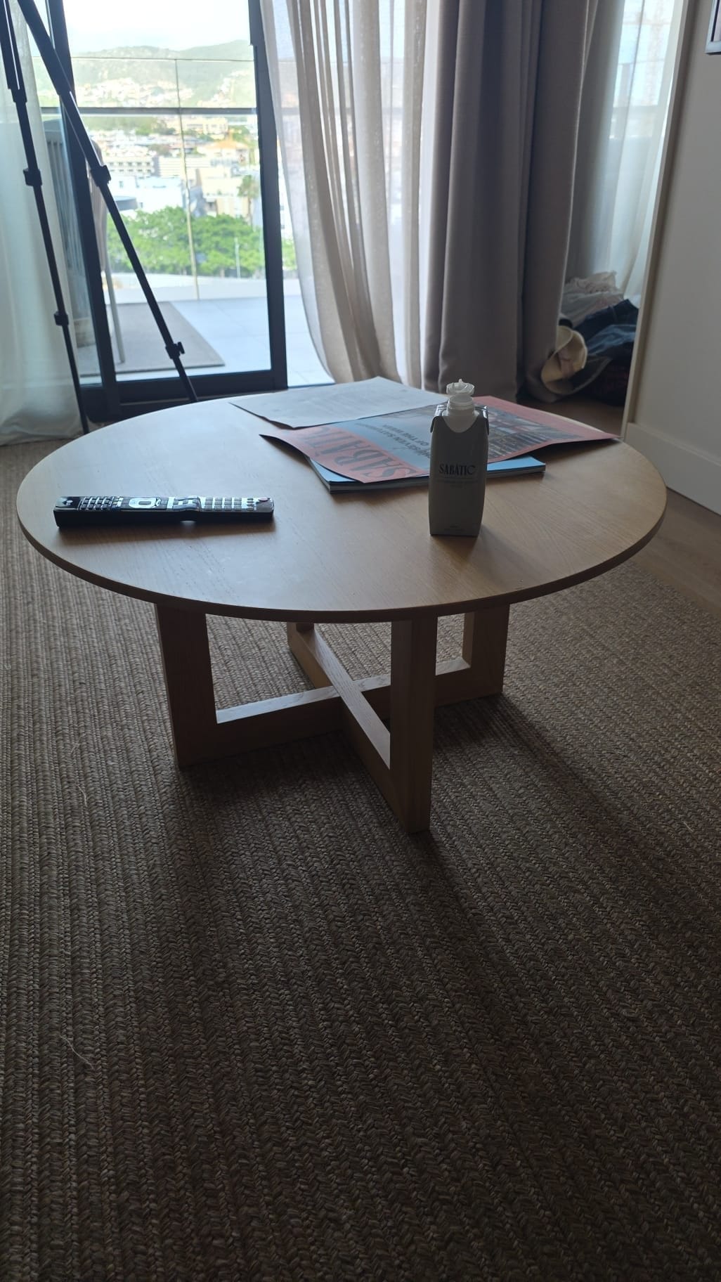 Room before coffee table placement
